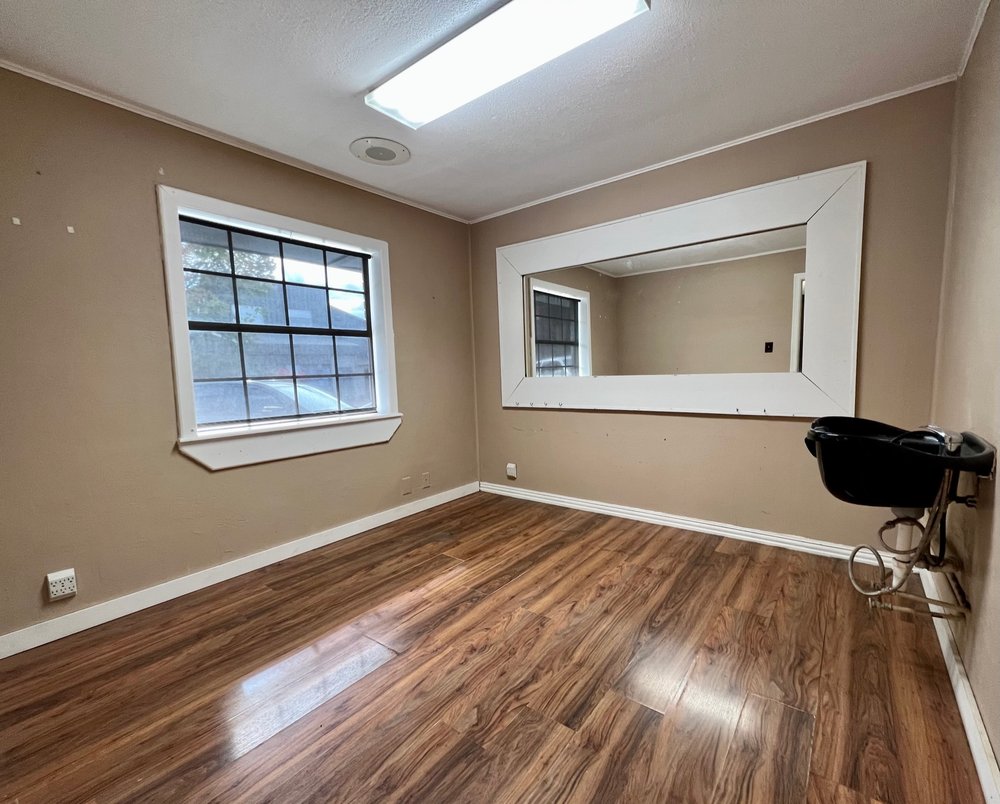 THE STILLY HAIR Updated August 2024 820 W 4th Ave, Stillwater