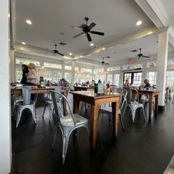 George & Louie's - George & Louie's - restaurant interior