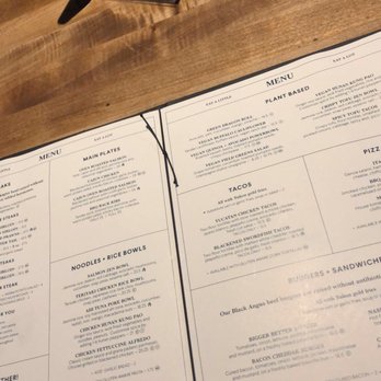 Earls Kitchen + Bar - Canadian (New) Near Me - Mississauga, Ontario