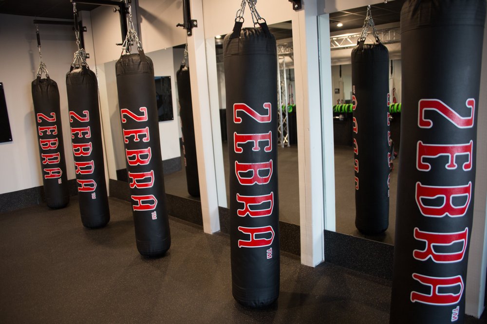Guruz Fitness Studio Logo