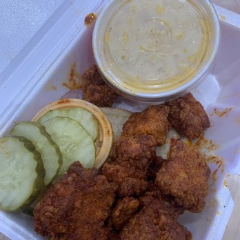 Dave's Hot Chicken - 10 pc. Dave's Bites w/ Mac & Cheese - Chicken Shop Near Me - Worcester, Massachusetts