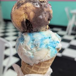 5 Scoops Sweet Shoppe