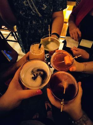 CW's Gin Joint by null