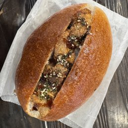 Harper's Bread House Chicken Bun - Sizable for the price, less interesting than it appears and dry Harper's Bread House Chicken Bun - Sizable for the price, less interesting than it appears and dry