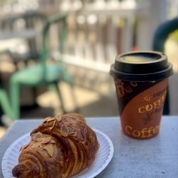Cafe Papillon - Almond croissant