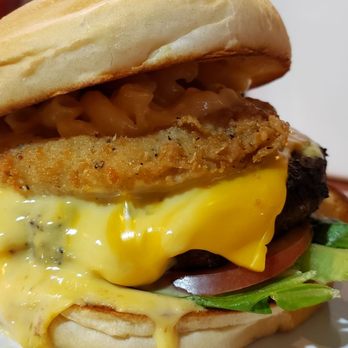 Katy Vibes - Mac n cheese burger - Music Venues Near Me - Katy, Texas Katy Vibes - Mac n cheese burger - Music Venues Near Me - Katy, Texas