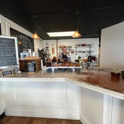 Breadbasket Bakery and cafe - Inviting