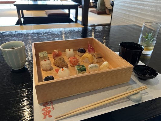 Gion Mametora by null