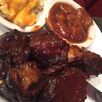 Kelsey's - Beef short ribs with mac and cheese and candy yams(very sweet) - Soul Food Near Me - Atlantic City, New Jersey Kelsey's - Beef short ribs with mac and cheese and candy yams(very sweet) - Soul Food Near Me - Atlantic City, New Jersey