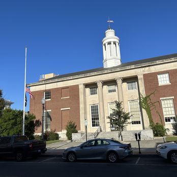 Wilmington Downtown - That's the US post office on Front Street. You ever see a post office look like that? I haven't. - Local Flavor Near Me - Wilmington, North Carolina