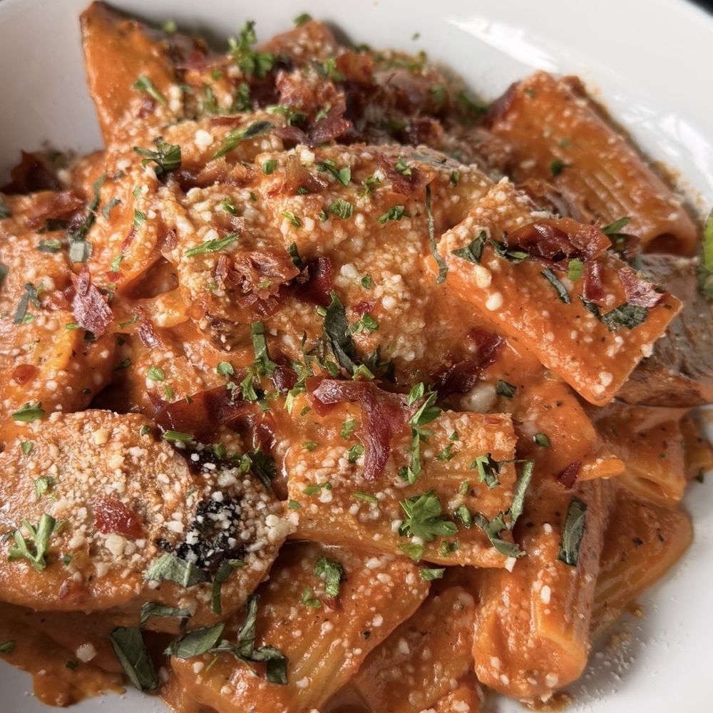 Rigatoni and Vodka sauce with sausage Rigatoni and Vodka sauce with sausage