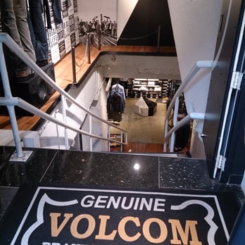 VOLCOM・STORE - Updated November 2025 - 神宮前6丁目31