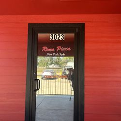 Roma Pizza - Fancy front entrance