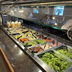 HERITAGE FAMILY RESTAURANT - Salad buffet