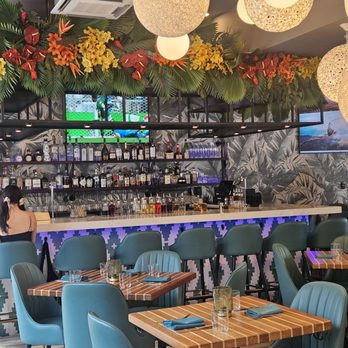 The Water’s Grill - Indoor dining and bar - Cocktail Bars Near Me - New Rochelle, New York