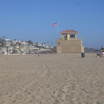 Playa Del Rey Beach - little lifeguard building down on the beach - Beaches Near Me - Los Angeles, California Playa Del Rey Beach - little lifeguard building down on the beach - Beaches Near Me - Los Angeles, California