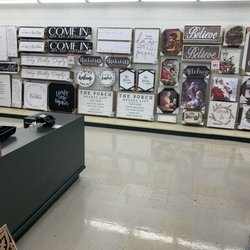Hobby Lobby - Signs in front of store.