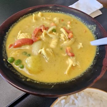 Love & Thai - Yellow chicken curry - Thai Near Me - Fresno, California