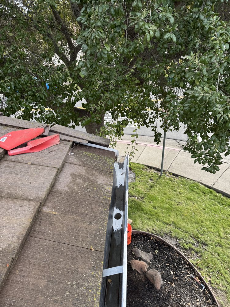 Slide of Roof Gutter Expert