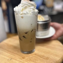 Ichi Togarashi - Thai iced coffee with bun