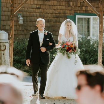 Couture Weddings by Dottie - Florists Near Me - Diamond Springs, California Couture Weddings by Dottie - Florists Near Me - Diamond Springs, California
