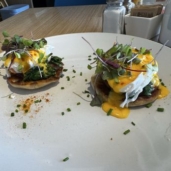Little Billy's - Eggs Benedict - Breakfast & Brunch Near Me - Newport Beach, California