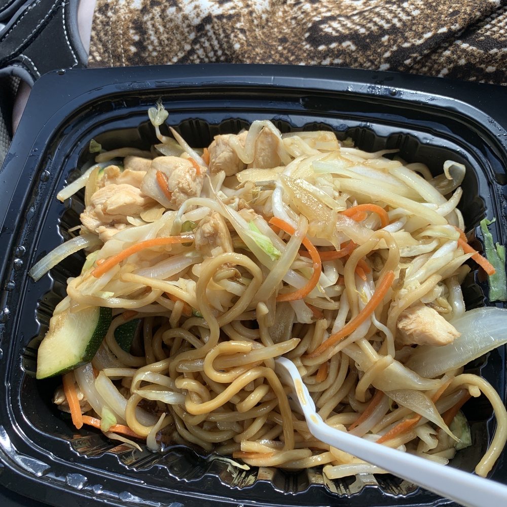 Asian Fusion - Chicken Lo Mein - Asian Fusion Near Me - Fairplay, Colorado Asian Fusion - Chicken Lo Mein - Asian Fusion Near Me - Fairplay, Colorado