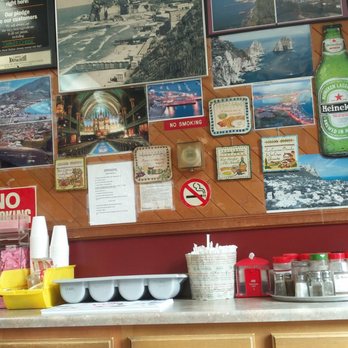 Colandrea's Pizza King - italy history corner? no. Seasong corner? yes. - Pizza Near Me - Middletown, New York