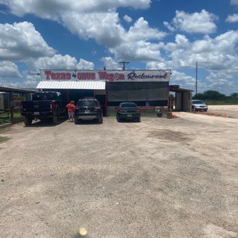 Texas Grub Wagon - trucks parked in front of a building - Barbeque Near Me - Falfurrias, Texas Texas Grub Wagon - trucks parked in front of a building - Barbeque Near Me - Falfurrias, Texas
