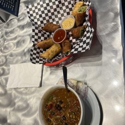 Firehouse Pub & Grill - Chili (with onions and fresh jalapeño) and luimpia