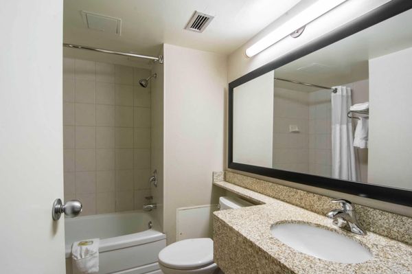 Quality Inn & Suites Yellowknife by null