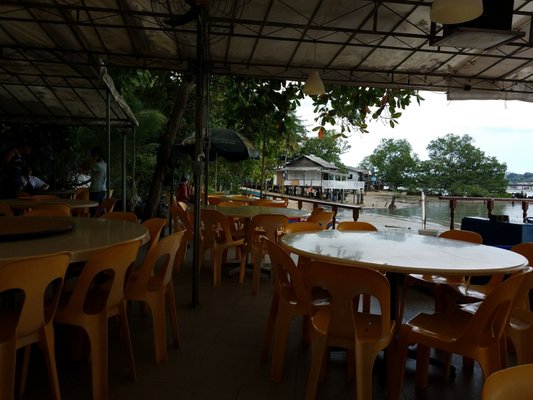 Season Live Seafood by null