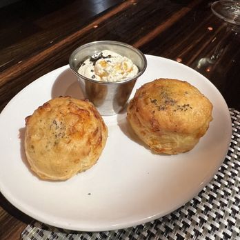 Roanoke - Cocktail Bars Near Me - Chicago, Illinois