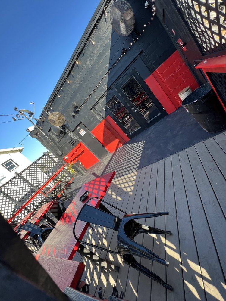 LA BILLIARDS BAR & GRILL Updated September 2024 22 Photos 38529