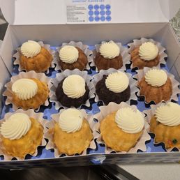 Dozen bundtinis Dozen bundtinis