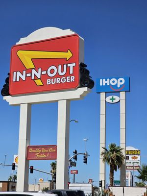 In-N-Out Burger by null