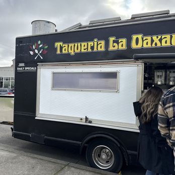 Taqueria la Oaxaqueña - Best mobile tacos! - Food Trucks Near Me