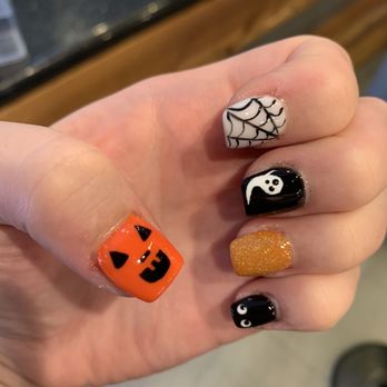 Secret Escape Nail Lounge - Nails by Ken - Nail Salons Near Me - Houston, Texas