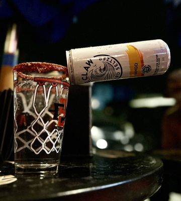 Vogue Tavern by null