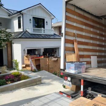 Elephant Moving Company - Single Family Home move - Movers Near Me - Los Angeles, California Elephant Moving Company - Single Family Home move - Movers Near Me - Los Angeles, California