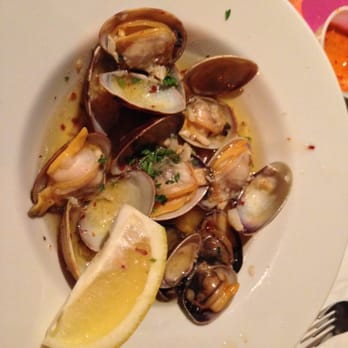 Esperpento - almejas a la plancha: grilled clams with garlic, olive oil and parsley. - Spanish Near Me - San Francisco, California Esperpento - almejas a la plancha: grilled clams with garlic, olive oil and parsley. - Spanish Near Me - San Francisco, California