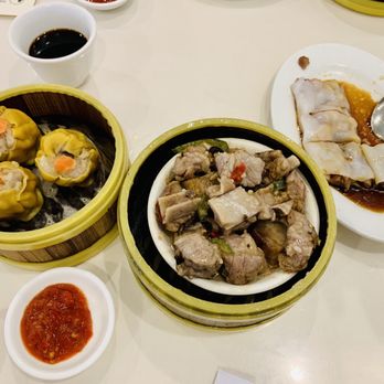 Legend Seafood Restaurant - Pork hash, black bean spare ribs, and what's remaining of look fun. - Dim Sum Near Me - Honolulu, Hawaii Legend Seafood Restaurant - Pork hash, black bean spare ribs, and what's remaining of look fun. - Dim Sum Near Me - Honolulu, Hawaii