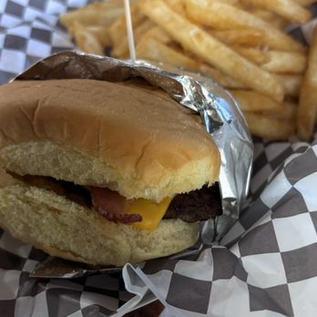 Auggie's Draft Room - Jr burger and fries - Sports Bars Near Me - Saint Augustine, Florida