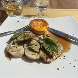 Stuffed Rabbit with artichoke Stuffed Rabbit with artichoke