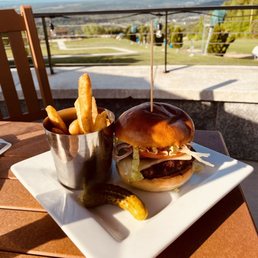 SLOPESIDE PUB & GRILL - Updated May 2025 - 216 Photos & 232 Reviews ...