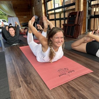 Rooted Nomad Mobile Yoga - Wedding morning yoga! - Yoga Near Me Rooted Nomad Mobile Yoga - Wedding morning yoga! - Yoga Near Me