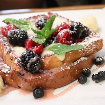 Batter & Berries - Berry French Toast - Breakfast & Brunch Near Me - Chicago, Illinois Batter & Berries - Berry French Toast - Breakfast & Brunch Near Me - Chicago, Illinois