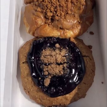 Chip City - Cookie butter crookie, blueberry crumble cookie, chocolate lava cookie - Bakeries Near Me - Sunnyside, New York Chip City - Cookie butter crookie, blueberry crumble cookie, chocolate lava cookie - Bakeries Near Me - Sunnyside, New York