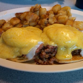 ML Shaws Country Kitchen - The Irish Eggs Benedict w/Corned Beef Hash - American Near Me - Dracut, Massachusetts