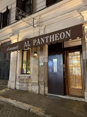 Armando al Pantheon by null